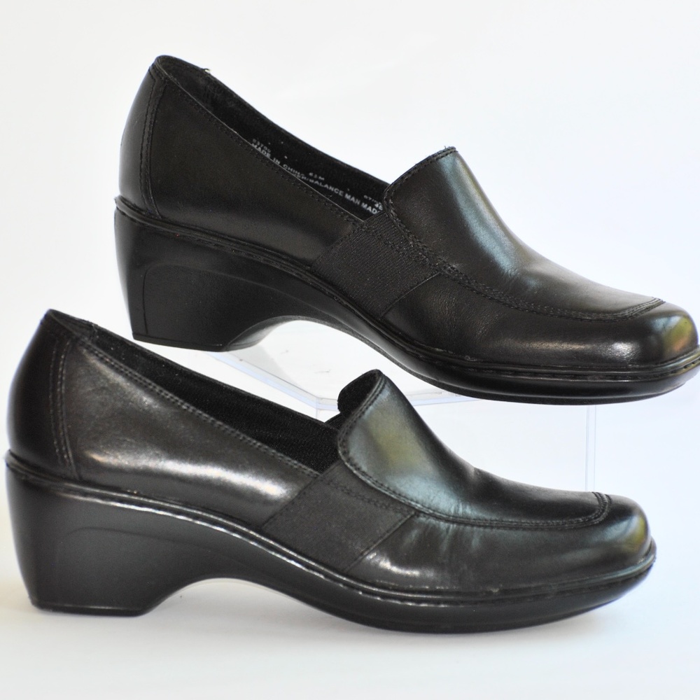 Size 6.5M Clarks Black Women Shoes